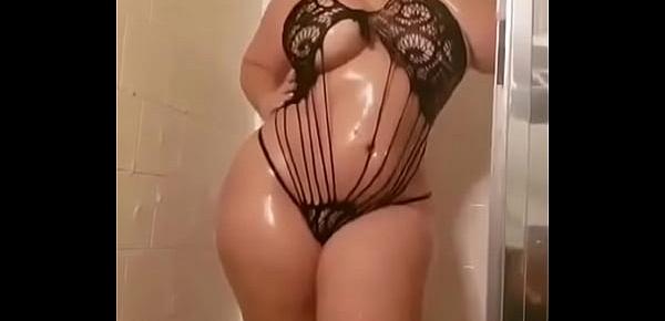  Pawg in shower